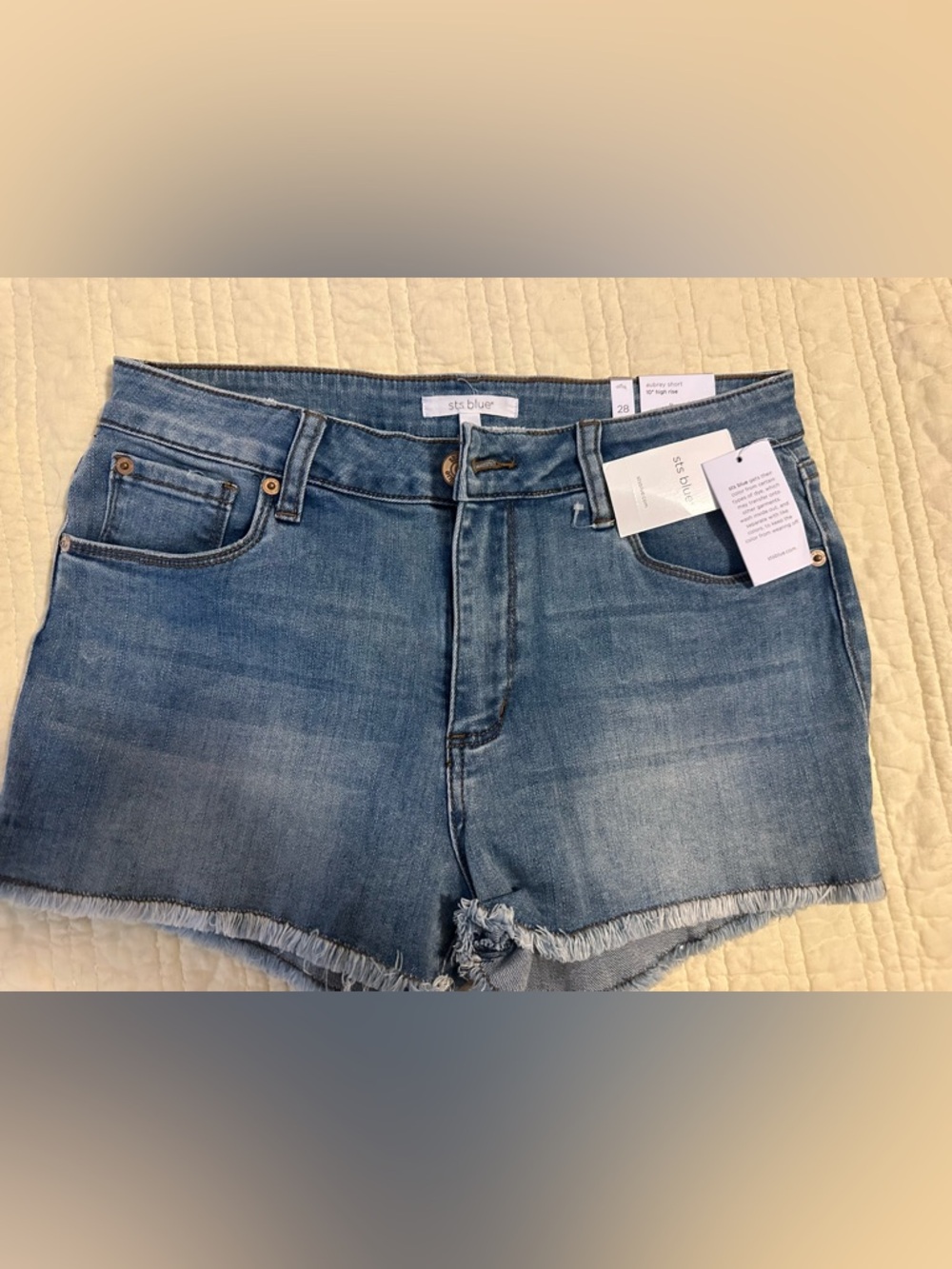 STS Blue Women's Light Blue Jean Shorts - Frayed Hem size 28 NWT